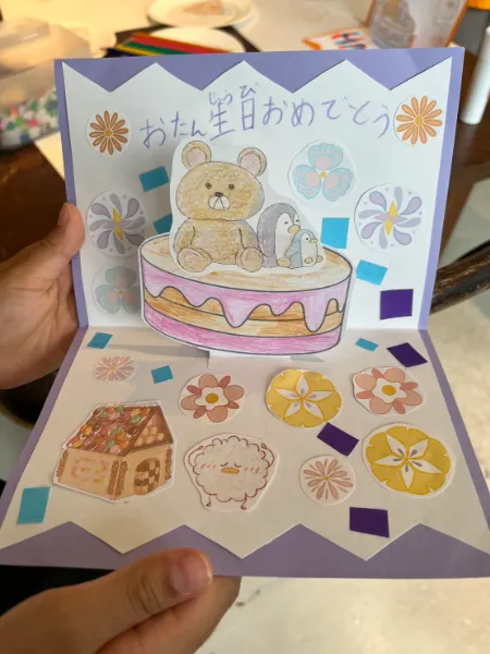 誕生日をテーマにした工作作品